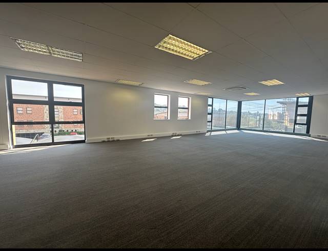 383.20M² OFFICE TO LET IN PAULSHOF
